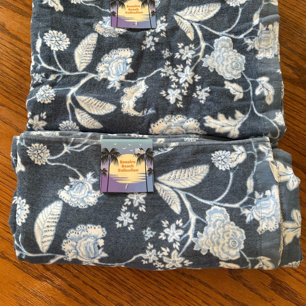 Floral Blue and White Blanket Set